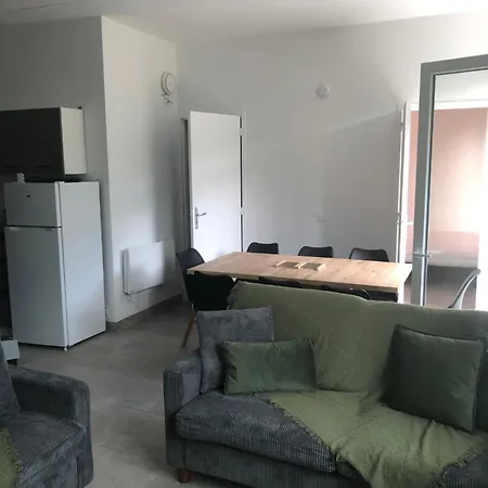 T4 Neuf Avec Balcon Vue Montagne 10 Min Lioran Laveissière